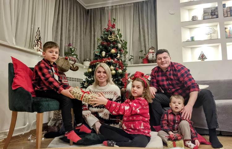 Dusan Kosic and family